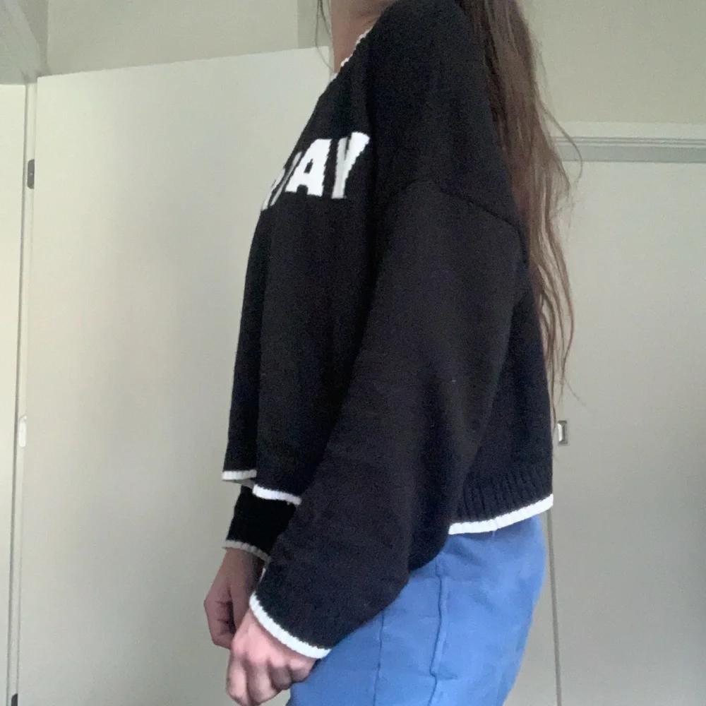 Moon & Madison Black and White 'Friday' Knit Sweater - Picture 4 of 10